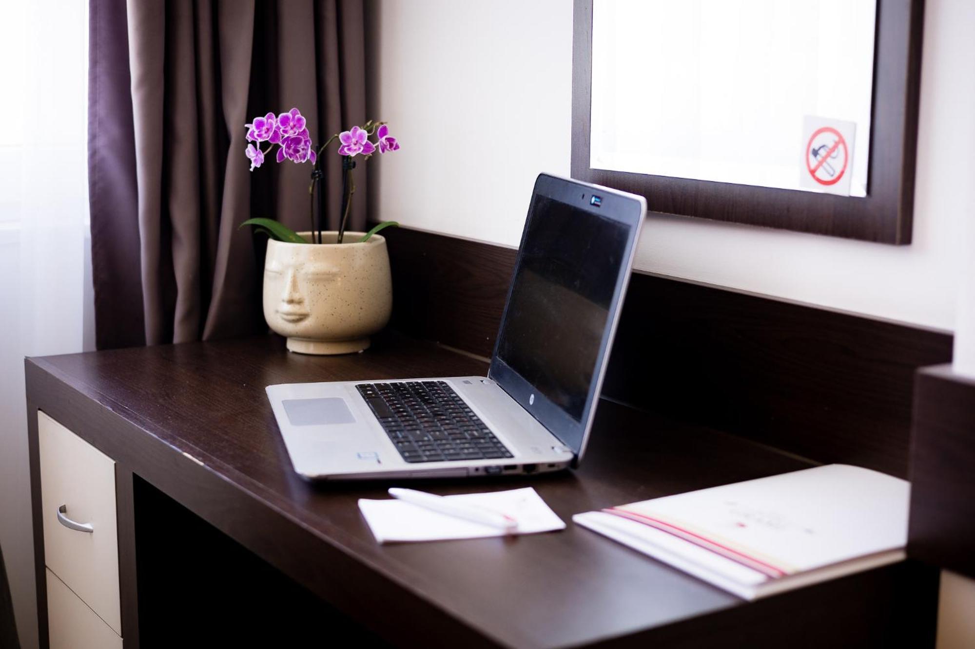 Grami Hotel Sofia Luaran gambar