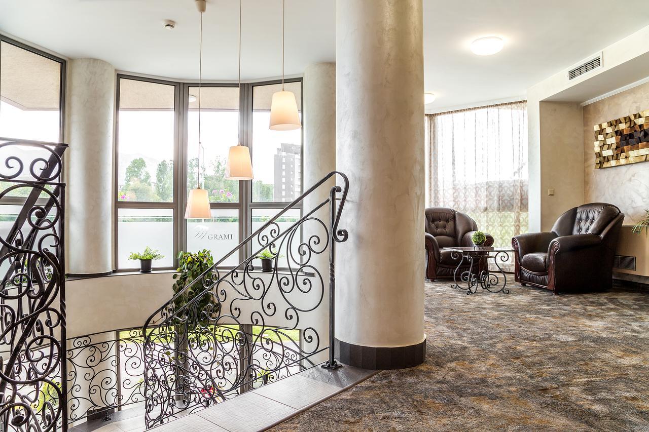 Grami Hotel Sofia Luaran gambar